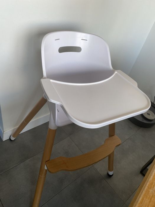 Столик для годування