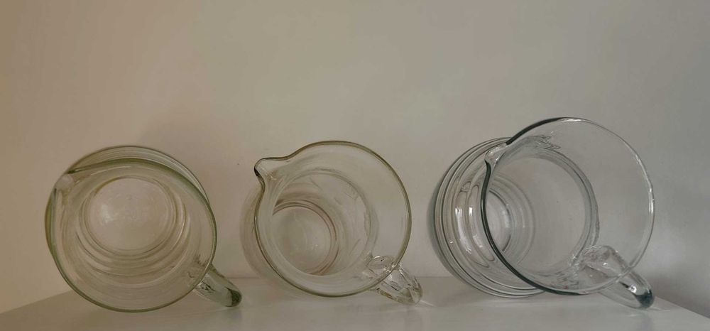 Jarros de vidro antigos colecionáveis