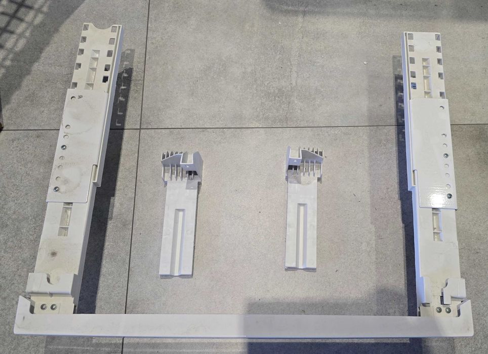 Łącznik pralki i suszarki BEKO