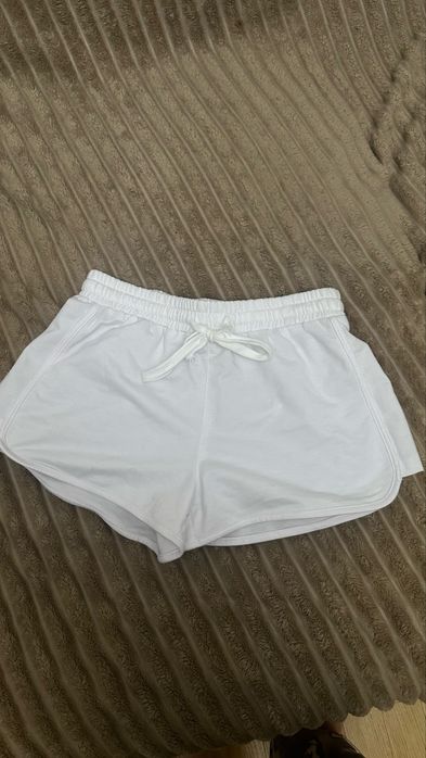 Шорты короткие и длинные, цены в описании