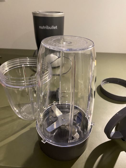 Batedeira nutribullet quese nova con apenas um uso com todas as peças