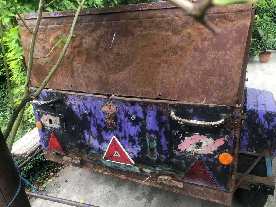 Причеп легковий з усиленою рамой