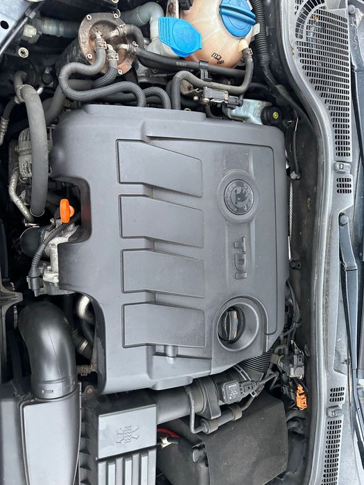 Skoda Octavia silnik 1.6 TDI 2012r,Anglik z kluczykami