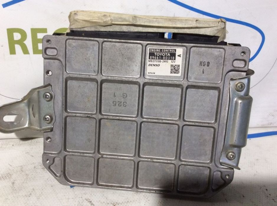 Centralina de motor Toyota Yaris 1.3i ref 89661-0D310