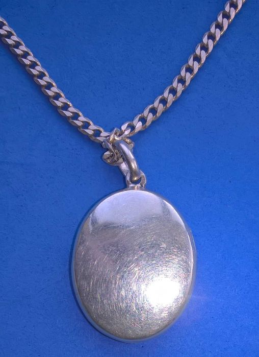 Medalha Porta Retrato Oval Gravada em Prata