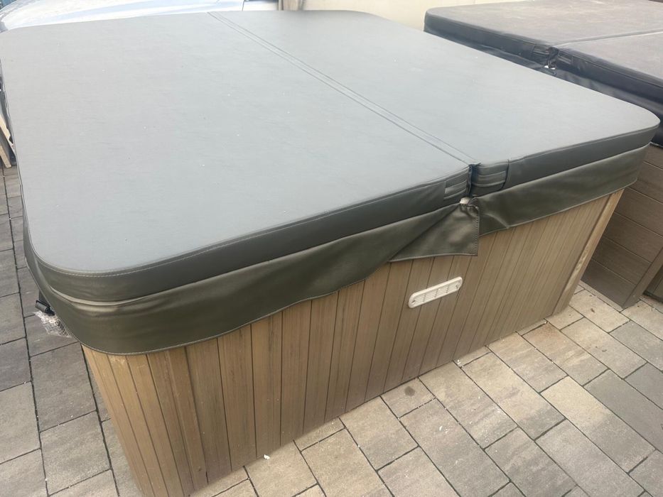 Jacuzzi ogrodowe Canadian Spa 200x200 Balboa ozonator Led okazja 40dys