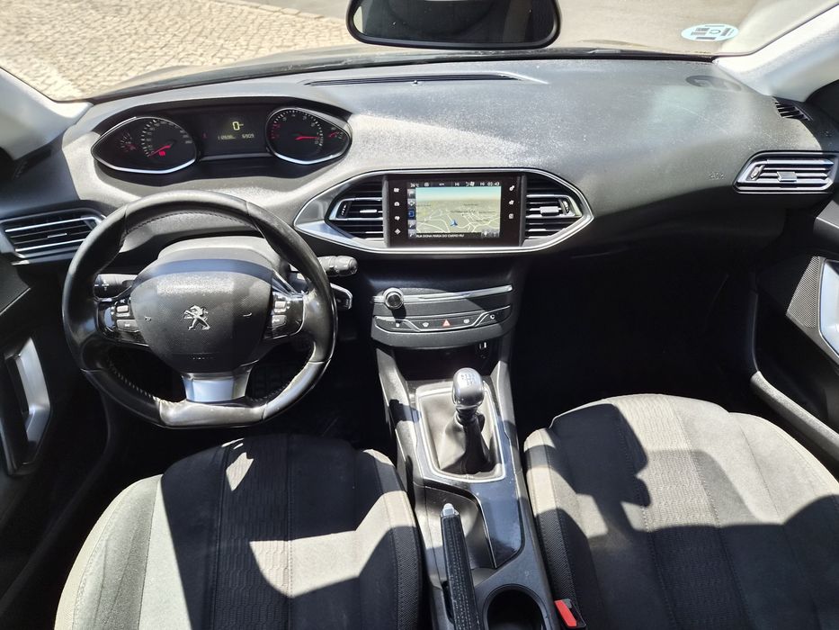 Peugeot 308 — fotografia 8