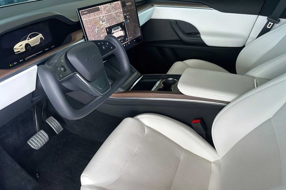 Tesla Model X      2022