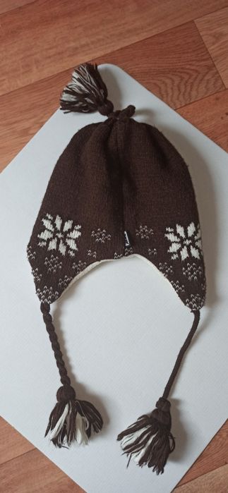 Czapka zimowa, wiązana, dość gruba