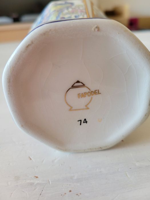 Pote e jarra de cerâmica