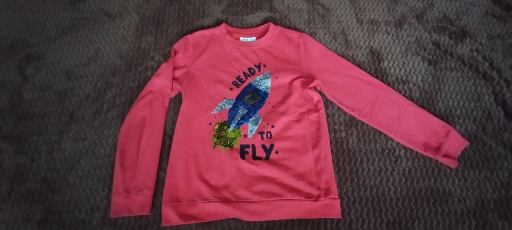 Czerwona bluza rozm. 140