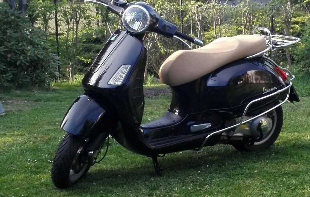 Piaggio Vespa GTS 125/