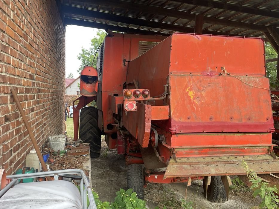 Sprzedam kombajn Bizon Z056