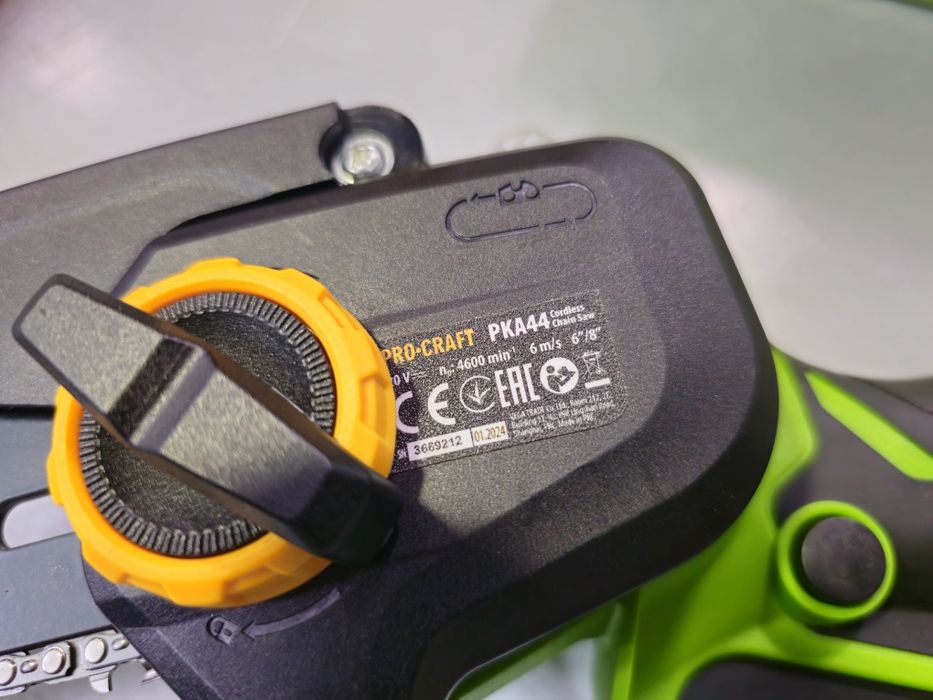 ProCraft PKA44 Мини Пила Аккумуляторная Акум.4.0Аh +2шт Шины ,2шт Цепи