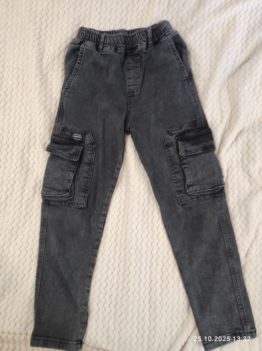 Джинси чорного кольору для хлопчика, зріст 140.
