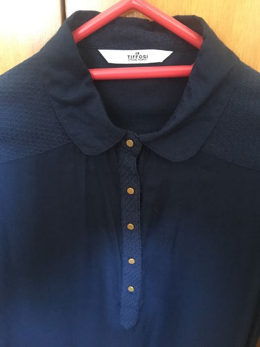 Camisa/ blusa azul marinho, tamanho 11/12 da marca Tiffosi.