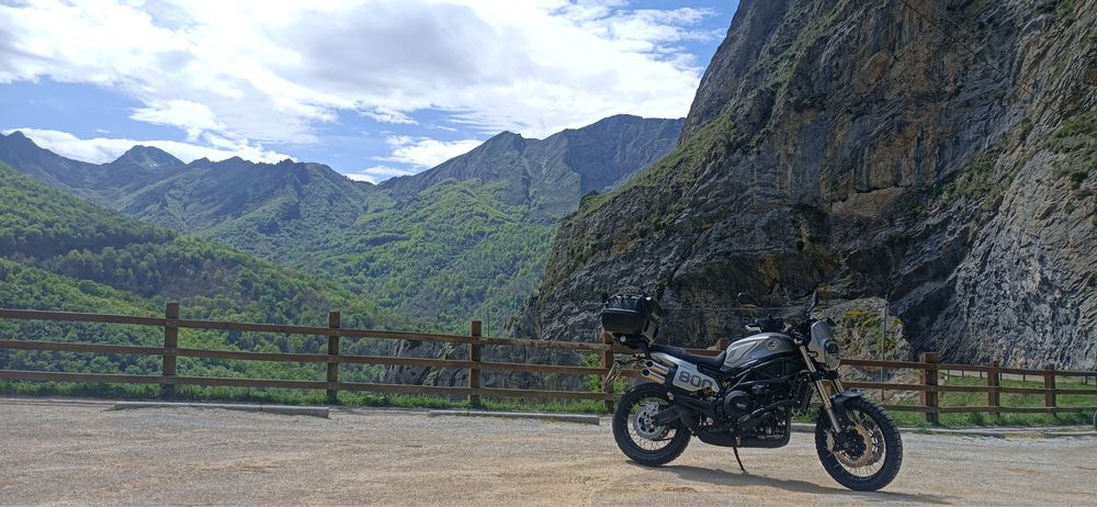 Benelli leoncino 800 traill