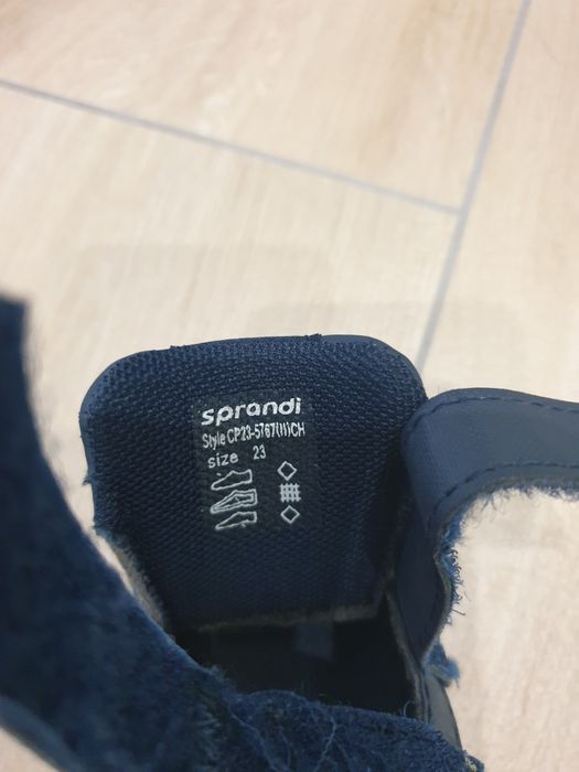 Buty sportowe r.23