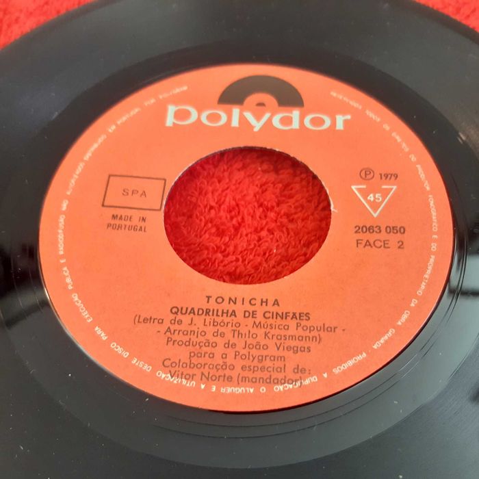 Disco Vinil Single Tonicha - O Chico Pinguinhas / Quadrilha de Cinfães