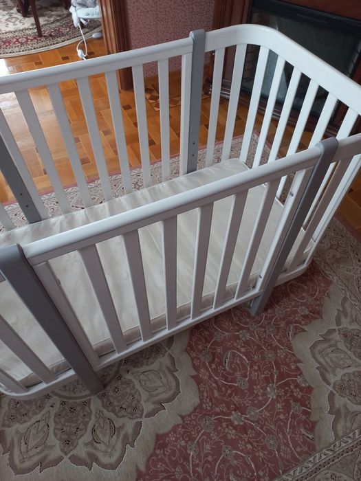 Дитяче ліжечко Angelo Magic.