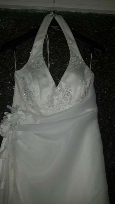 Aktualne Suknia ślubna z piękną koronką rozm. 38