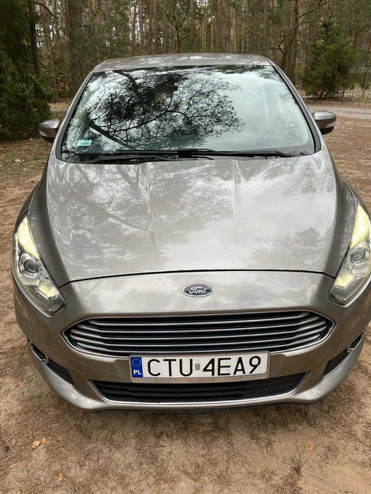 Samochód Ford S-MAX
