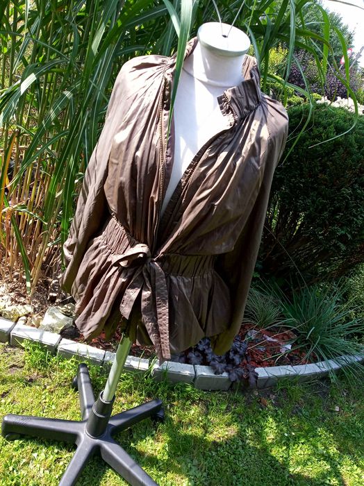 leciutki płaszczyk wiązany bufki Monnari