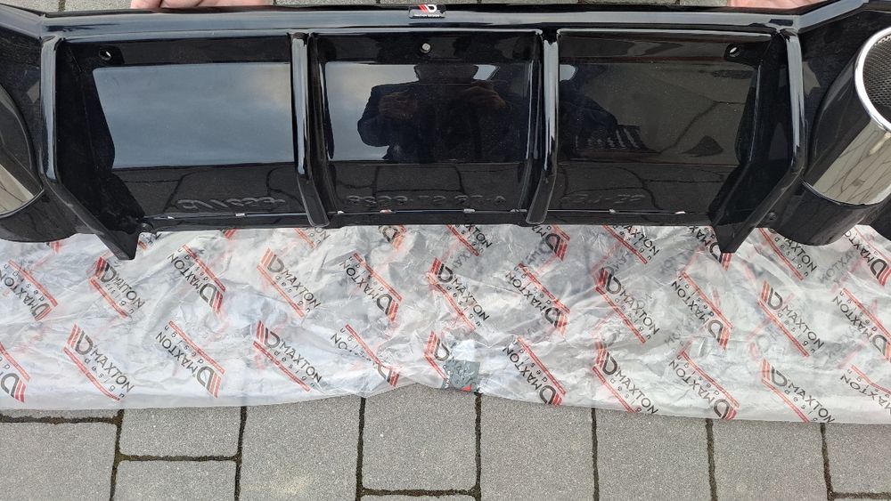 Dokładka tylna Maxton Design do Seata Leona FR MK4 ST