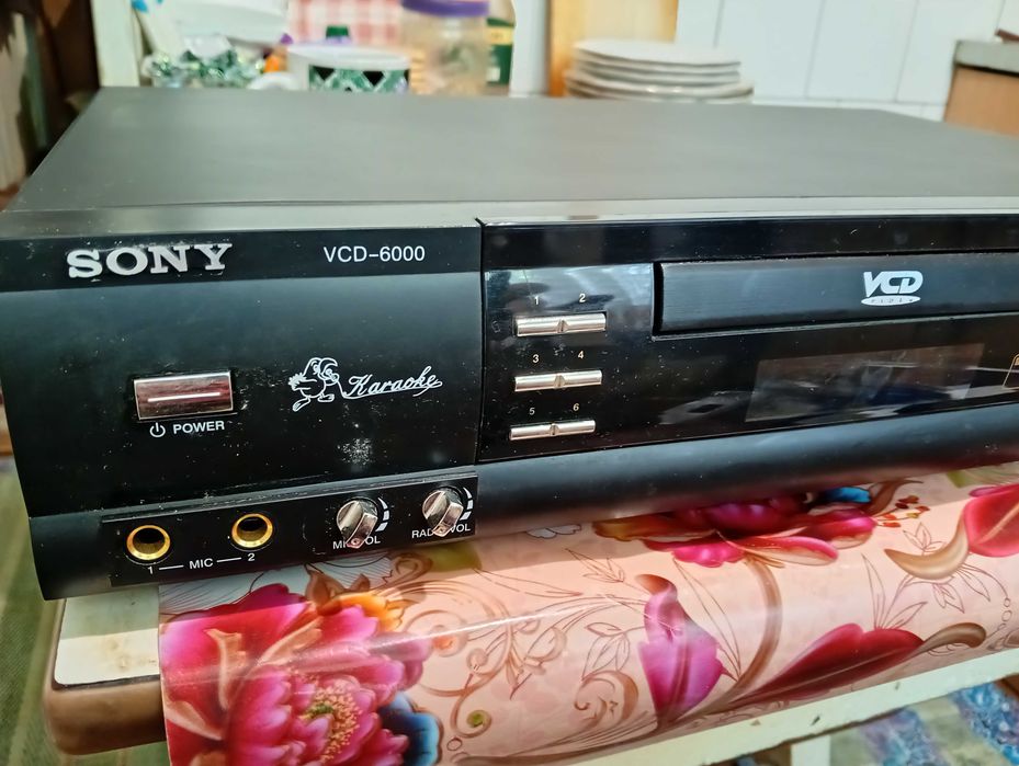 Аудио видео CD плеер Sony VCD-6000