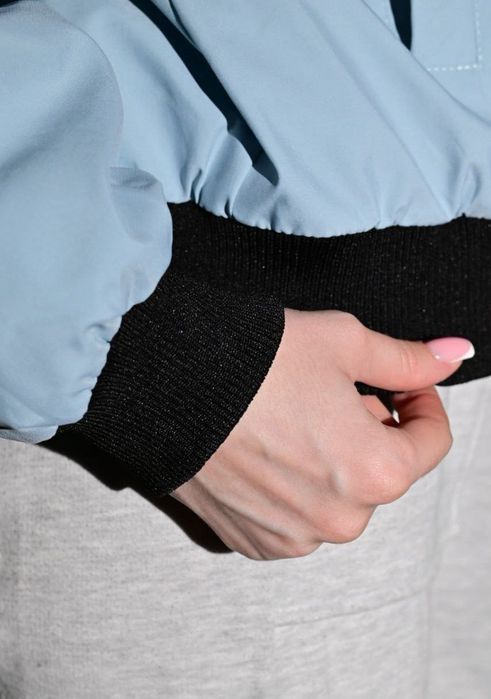 Жіноча демісезонна куртка з утеплювачем