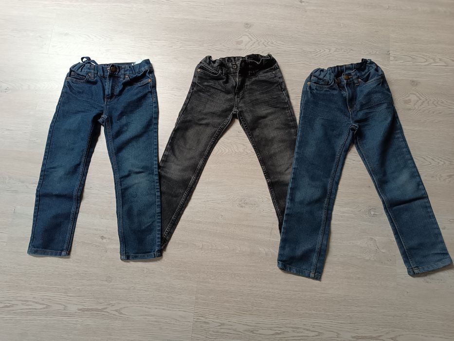 3 pary jeansów r 128