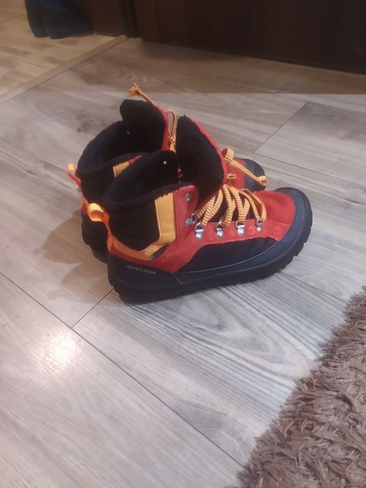 Buty trekkingowe 36 śniegowce kozaki Quechua ocieplane sznurowane