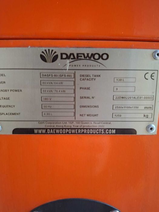 Gerador Industrial Daewoo 80 kVA Diesel Trifásico — Excelente Estado