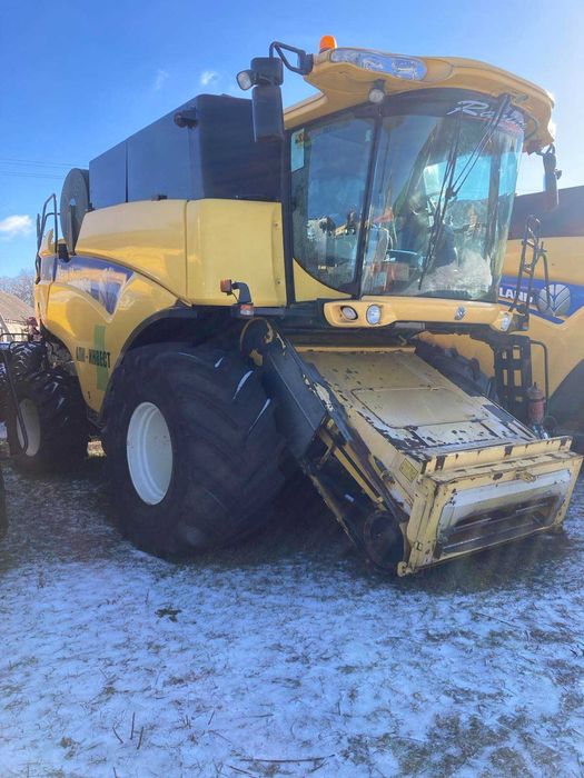 Комбайн NEW HOLLAND CX8080