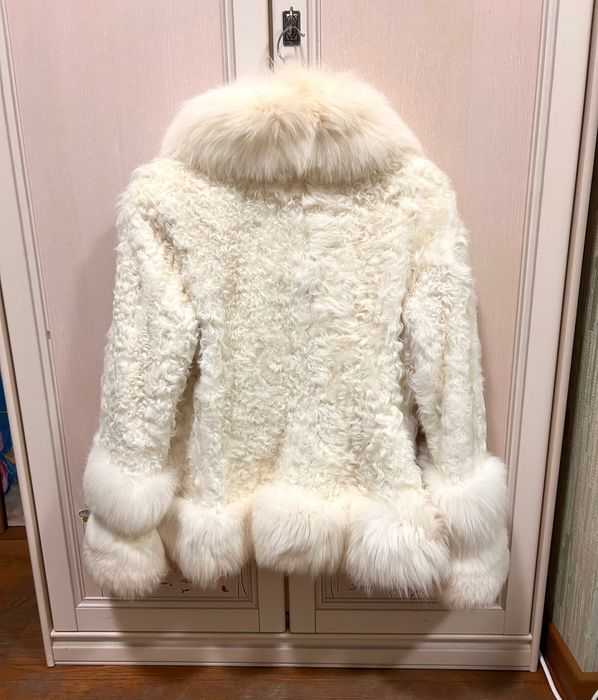 Белая шубка песец коза