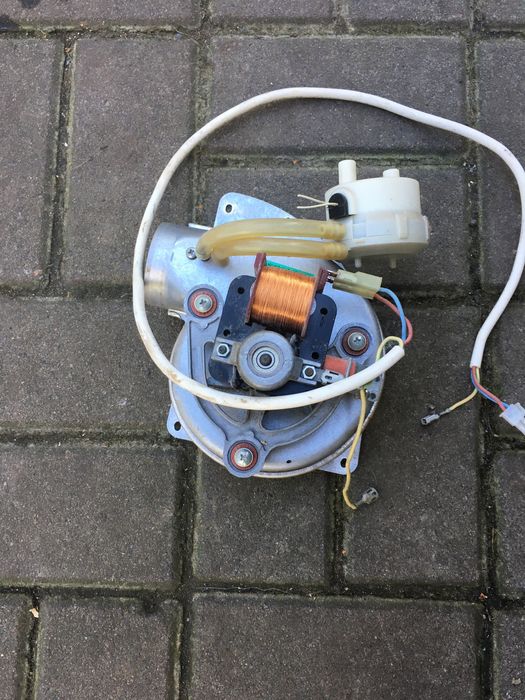 Теплообмінники,запчастини газових колонок Junkers, Electrolux,Vaillant