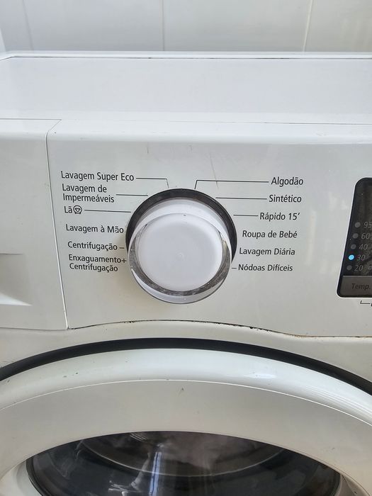 Máquina de Lavar Roupa Samsung EcoBubble 6kg – Ótimo Estado