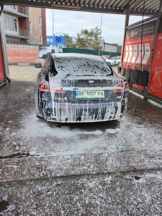 Tesla Model S 2018 VIN 5YJSA1E24JF249605 фото оголошення 12 з 22