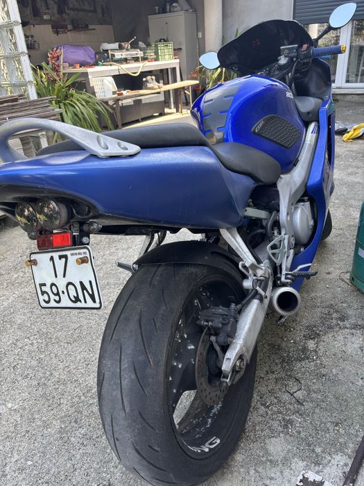 Vendo Honda CBR600 F4