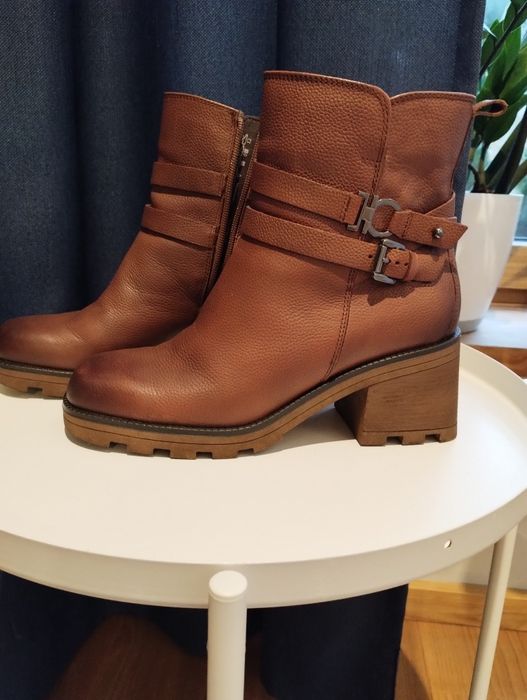 Kasztanowo - rude skórzane botki Caprice