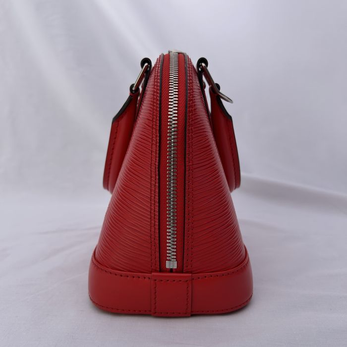 Louis Vuitton alma bb epi original com alça