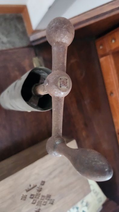 Noinho de Café Antigo  em Cobre