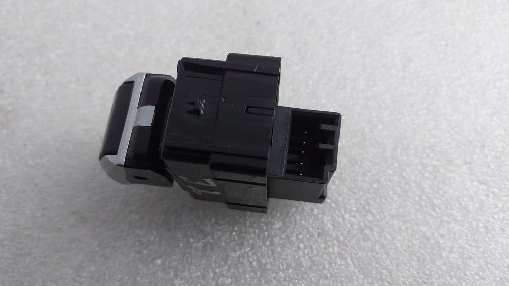 Comando / botão / interruptor vidros trás direito LYNK & CO 1
