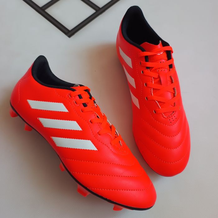 оригінальні бутси Adidas р40.5  довжина устілки по факту 25.5см