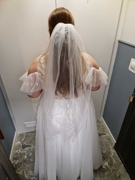 Suknia ślubna plus size