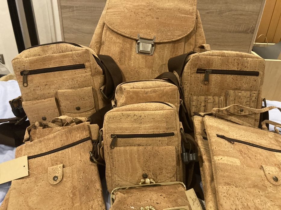 NOVAS! Malas e bolsas em cortiça!
