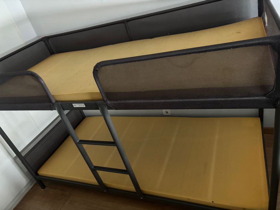 Beliche de ferro do IKEA