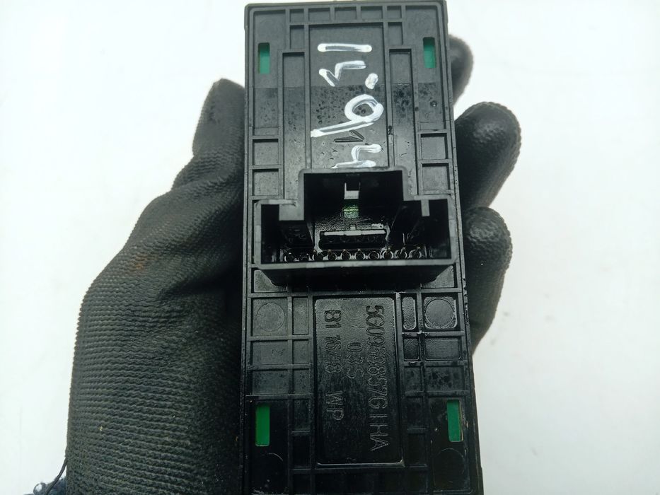 Comando / botão / interruptor vidros frente esquerdo SEAT Ateca (KH7)