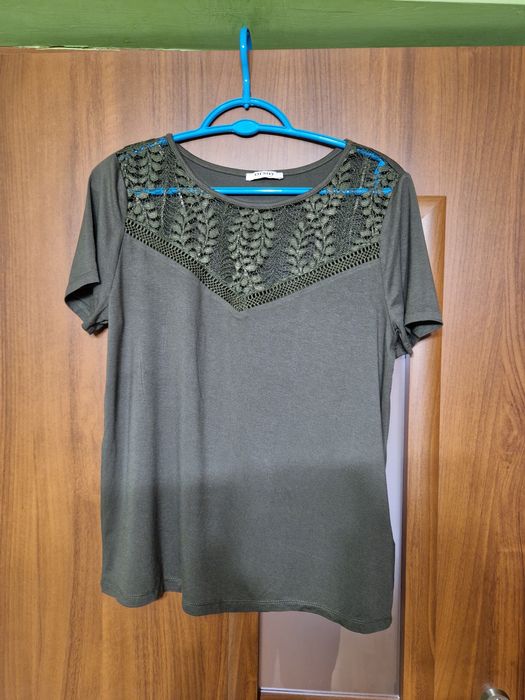 Bluzka z koronką Khaki rozmiar M