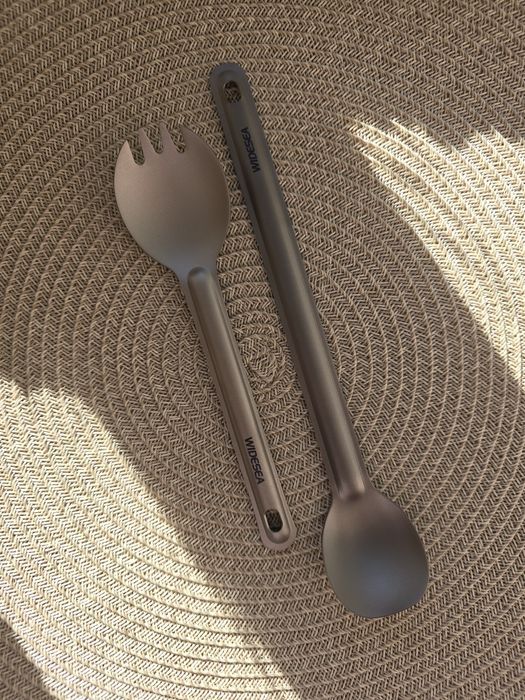 Набір алюмінієвого туристичного посуду, титанова ложка виделка,